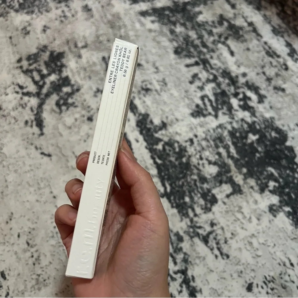 R.E.M. Beauty At The Borderline Kohl Eyeliner Pencil Teddy Bear rich brown Sep